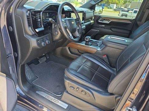 Used 2022 Chevrolet Silverado 1500 High Country image 11