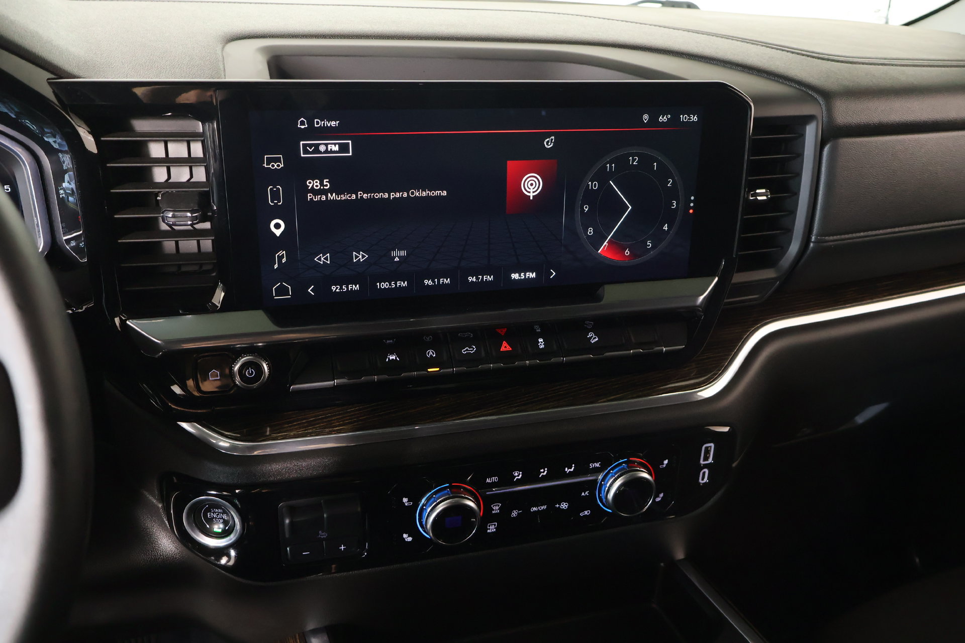 Used 2023 GMC Sierra 1500 Elevation AWD/4WD image 5