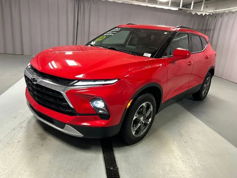 Used 2024 Chevrolet Blazer LT w/ Convenience Package image 3