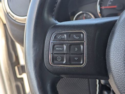 Used 2016 Jeep Wrangler Unlimited Sahara w/ Connectivity Group AWD/4WD image 19