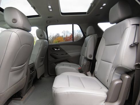 Used 2019 Chevrolet Traverse LT w/ LT Premium Package image 22