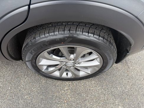 Used 2022 Buick Encore GX Essence w/ Experience Buick Package image 11