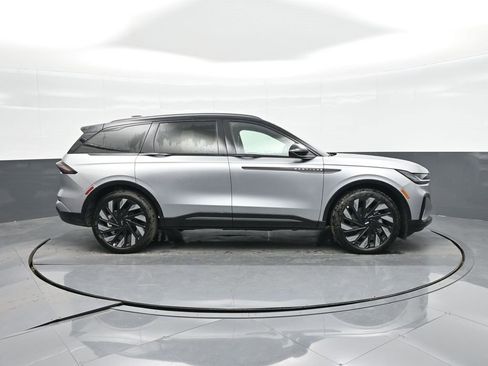 New 2026 Lincoln Nautilus Reserve AWD/4WD image 16