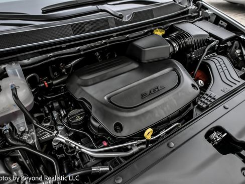 Used 2024 Chrysler Pacifica Limited w/ S Appearance Package image 20