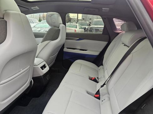 New 2026 Cadillac Optiq Luxury 1 image 23