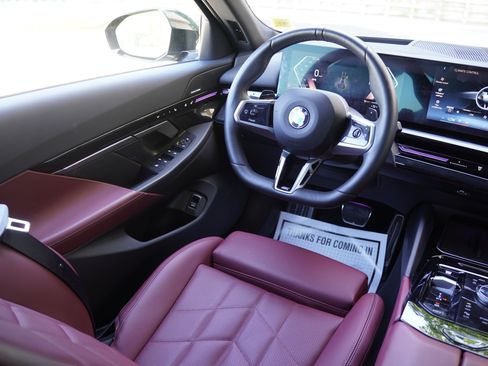 Used 2025 BMW 530i w/ M Sport Package RWD image 26