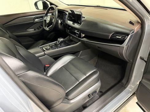 Used 2023 Nissan Rogue SL w/ SL Premium Package image 22