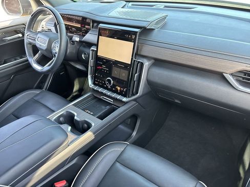 Used 2024 GMC Acadia Denali w/ Super Cruise Package image 29