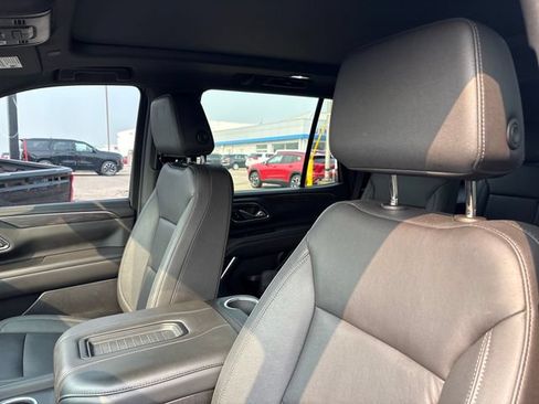 Used 2024 Chevrolet Tahoe Z71 w/ Luxury Package AWD/4WD image 9