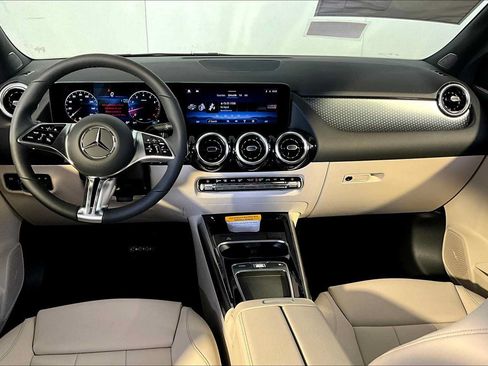 Used 2026 Mercedes-Benz GLA 250 4MATIC image 7