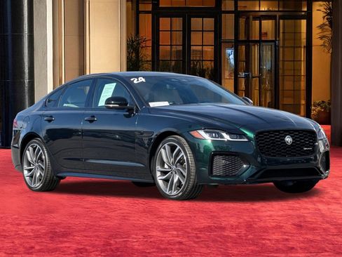 Used 2024 Jaguar XF R-Dynamic SE image 8