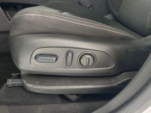 Used 2024 GMC Terrain SLE w/ Driver Convenience Package AWD/4WD image 58