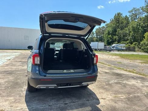 Used 2025 Ford Explorer Active w/ Active Comfort Package AWD/4WD image 18