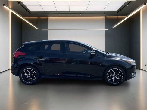 Used 2017 Ford Focus SEL FWD image 6