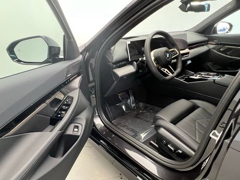 Used 2026 BMW 530i xDrive w/ M Sport Package AWD/4WD image 21