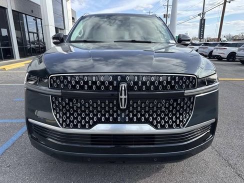 New 2026 Lincoln Navigator L Reserve AWD/4WD image 2