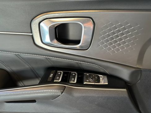 Used 2023 Kia Sorento SX AWD/4WD image 19