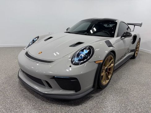 Used 2019 Porsche 911 GT3 RS RWD image 3