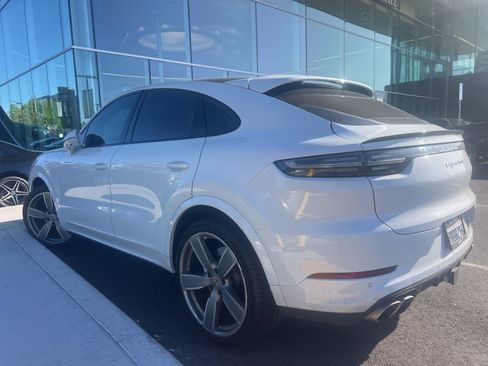 Used 2020 Porsche Cayenne Turbo AWD/4WD image 2