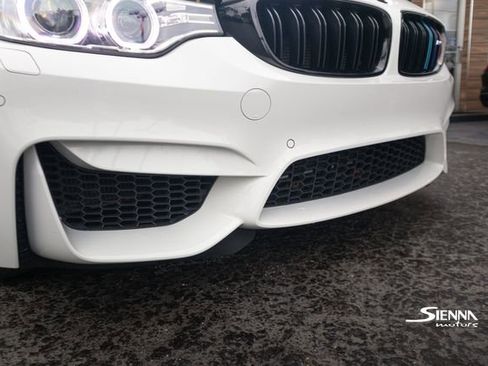 Used 2017 BMW M4 Convertible image 13