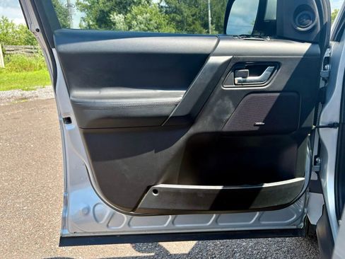 Used 2014 Land Rover LR2 HSE image 11