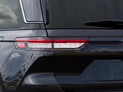 New 2025 Jeep Grand Cherokee Laredo X w/ Trailer Tow Package image 9