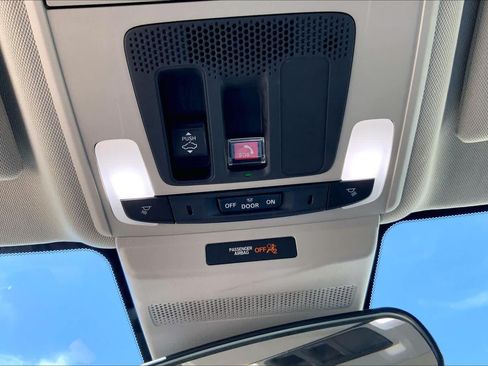 Used 2025 Honda Accord SE image 34