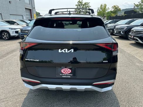 Used 2024 Kia Sportage EX AWD/4WD image 5