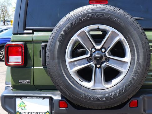 Used 2020 Jeep Wrangler Unlimited Sahara AWD/4WD image 19
