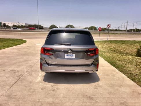 Used 2026 Honda Odyssey Touring image 6