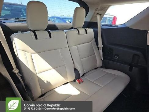 Used 2020 Ford Explorer Platinum w/ Premium Technology Package AWD/4WD image 11