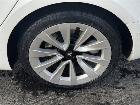 Used 2022 Tesla Model 3 Long Range image 11