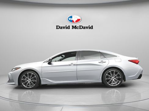 Used 2022 Toyota Avalon Touring image 8