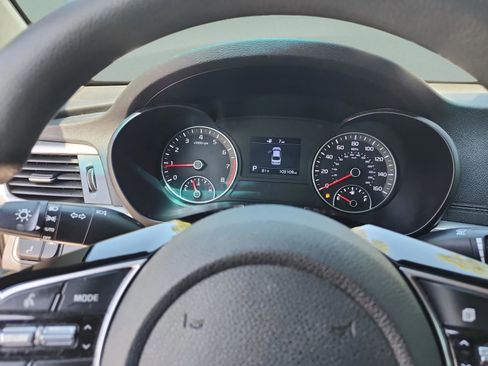 Used 2019 Kia Optima LX image 10