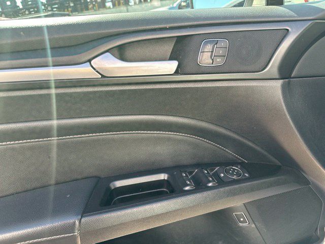Used 2019 Ford Fusion Energi Titanium FWD image 16