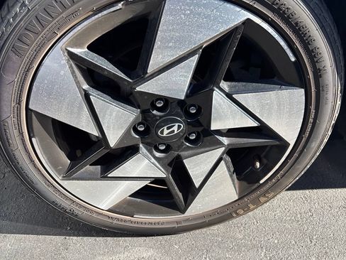 Used 2024 Hyundai Kona Limited FWD image 23