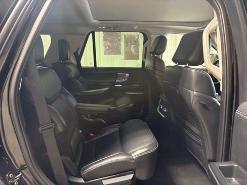 Used 2025 Ford Expedition Platinum AWD/4WD image 26