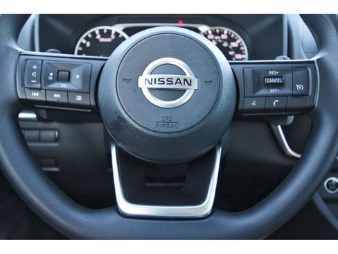 Used 2021 Nissan Rogue S FWD image 17