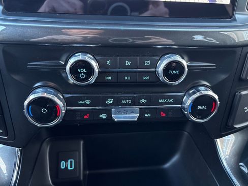 Used 2022 Ford F150 XLT w/ Equipment Group 302A High image 38