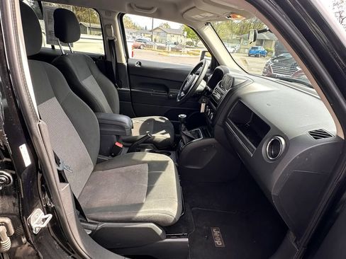 Used 2012 Jeep Patriot Sport FWD image 19