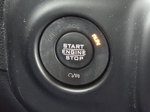 Used 2021 Jeep Wrangler Unlimited Sahara image 21