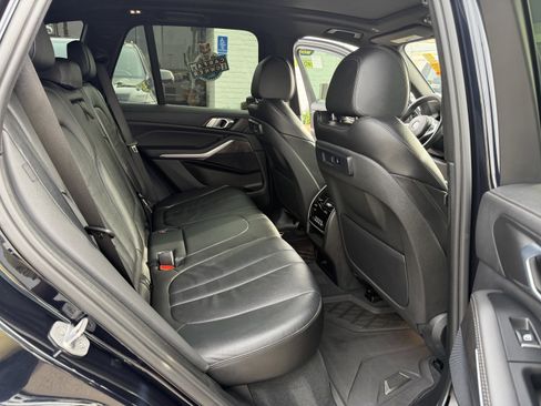 Used 2020 BMW X5 xDrive40i w/ M Sport Package image 12