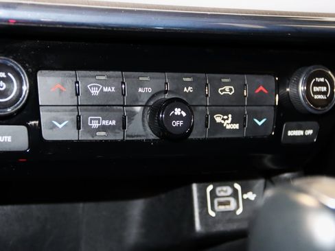 Used 2022 Jeep Compass Limited image 40