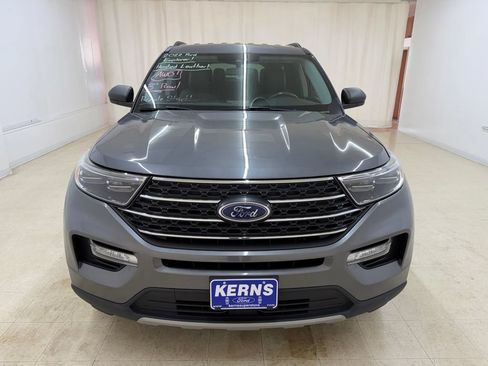Used 2022 Ford Explorer XLT w/ Equipment Group 202A AWD/4WD image 9