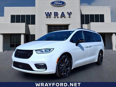 Used 2025 Chrysler Pacifica Limited