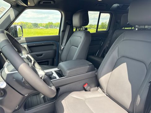 New 2026 Land Rover Defender 110 X-Dynamic SE AWD/4WD image 10