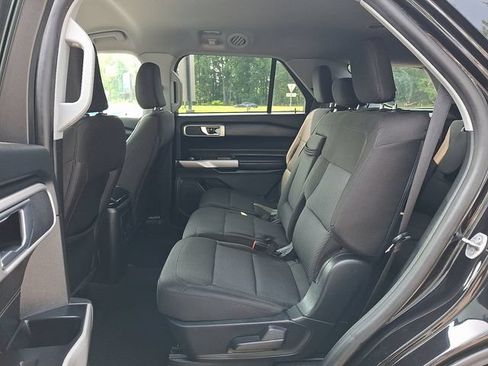 Used 2023 Ford Explorer XLT AWD/4WD image 11