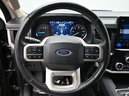 Used 2024 Ford Expedition Max XLT image 13