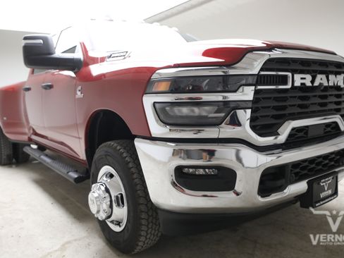 New 2026 RAM 3500 Tradesman AWD/4WD image 7