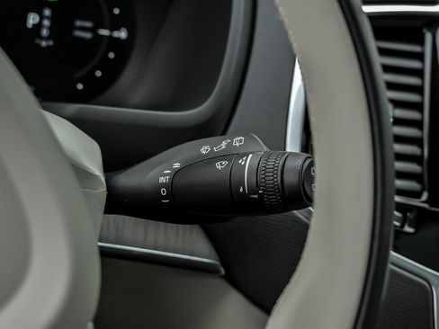 Used 2025 Volvo XC90 T8 Plus w/ Protection Package Premier image 43